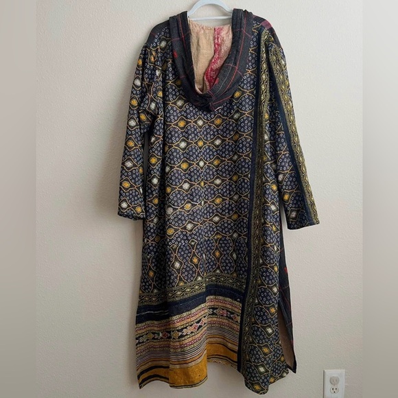 Kantha Bae Rising Sun Coat - Picture 7 of 10
